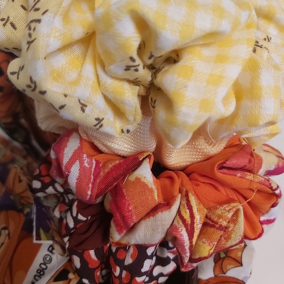 Scrunchies - Picture 5 of 6